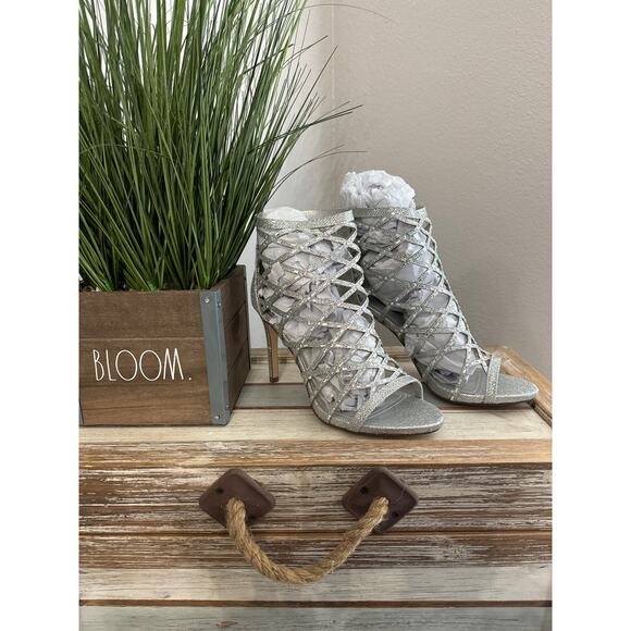 DREAM PAIRS Women's Silver Rhinestone Ankle Strap Open Toe Stiletto Heel Sandals - Picture 1 of 7